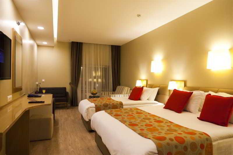 Grand Plaza Hotel อิสตันบูล ภายนอก รูปภาพ