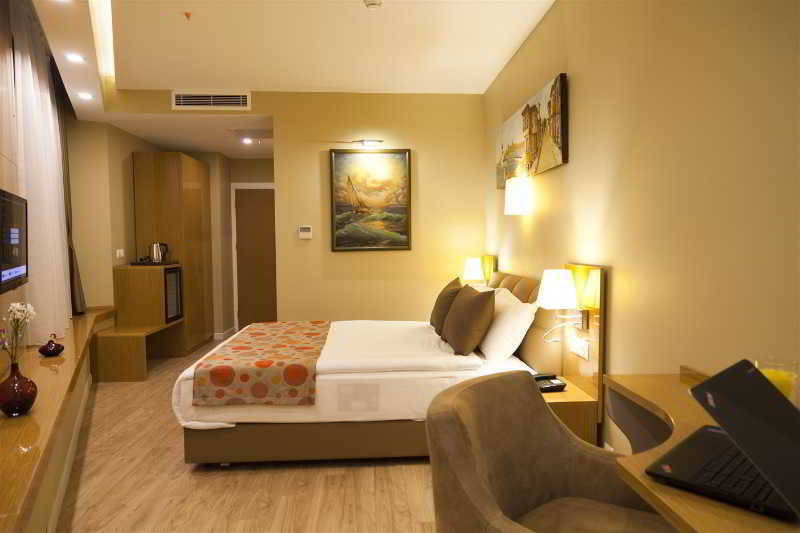 Grand Plaza Hotel อิสตันบูล ภายนอก รูปภาพ
