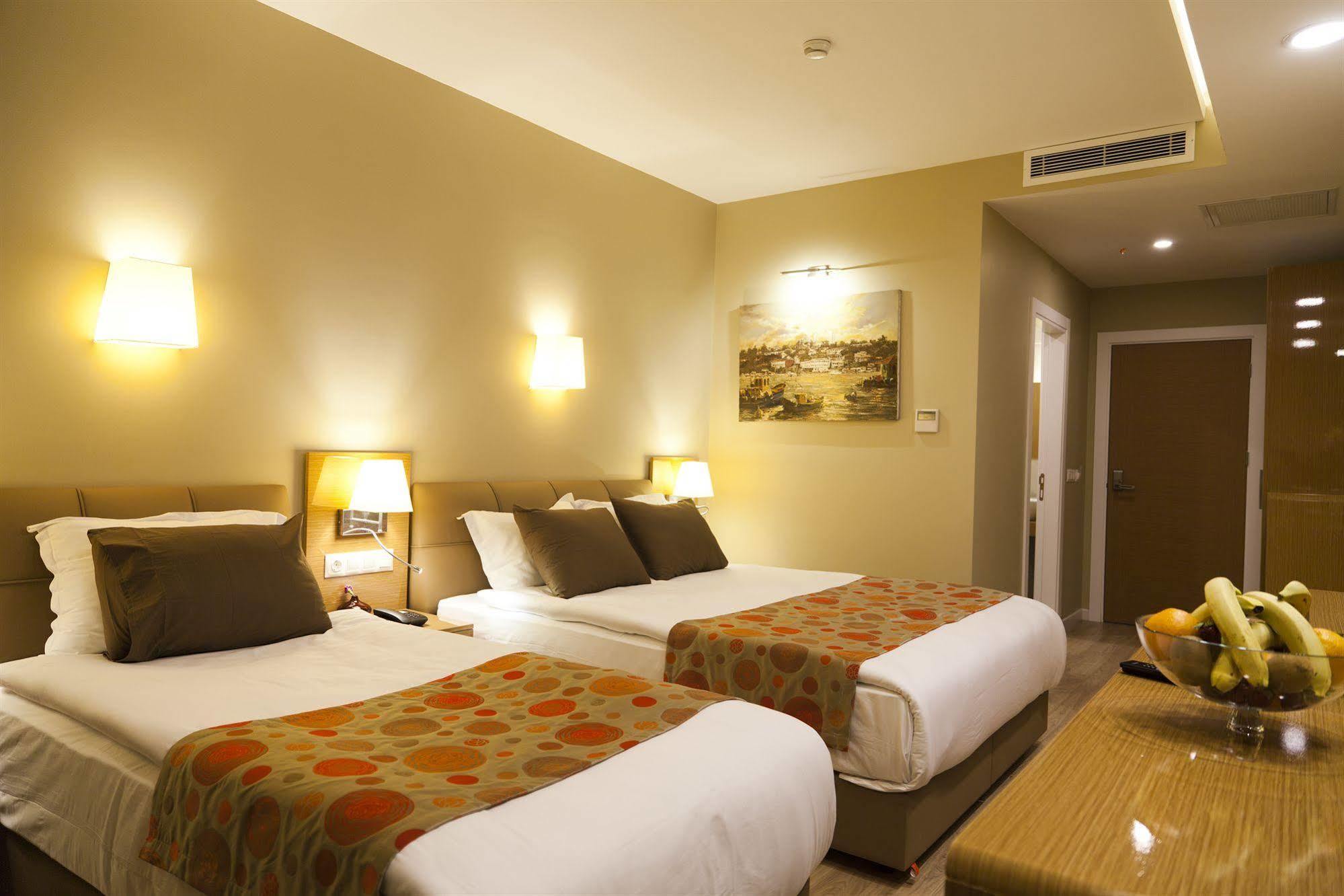 Grand Plaza Hotel อิสตันบูล ภายนอก รูปภาพ